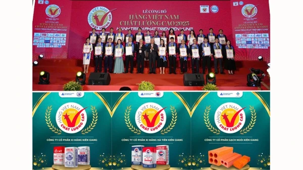 Đại diện các Công ty nhận Chứng nhận hàng Việt Nam Chất lượng cao.