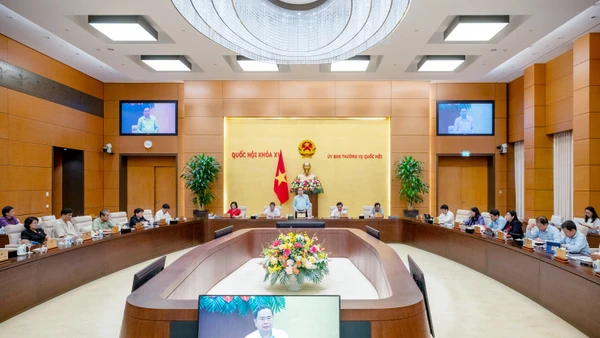 Theo dự kiến, Quốc hội sẽ xem xét, thông qua Luật sửa 7 luật trong lĩnh vực tài chính tại Kỳ họp thứ 8 diễn ra vào cuối tháng 10 này.