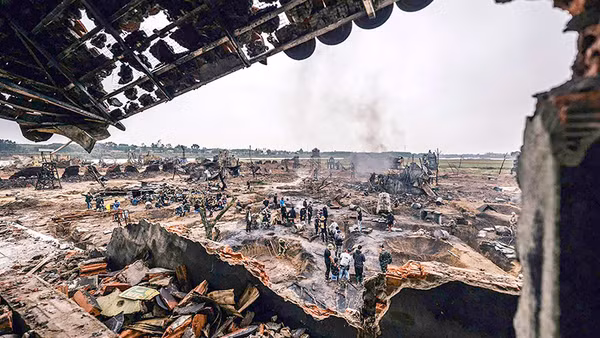 Bộ phim Mưa đỏ (đạo diễn Đặng Thái Huyền) là dự án có quy mô lớn nhất của điện ảnh Quân đội nhân dân trong 10 năm trở lại đây với diện tích bối cảnh phim trường gần 50 ha. Ảnh | ĐPCC