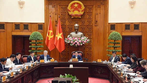 Thủ tướng Phạm Minh Chính chủ trì cuộc họp với các bộ, ngành để rà soát các công việc chuẩn bị đàm phán thương mại với Hoa Kỳ. Ảnh | ĐỨC ANH