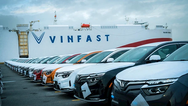 Xuất khẩu 999 ô-tô điện thông minh đầu tiên của VinFast sang thị trường Mỹ, ngày 25/11/2022. Ảnh | KHÁNH AN