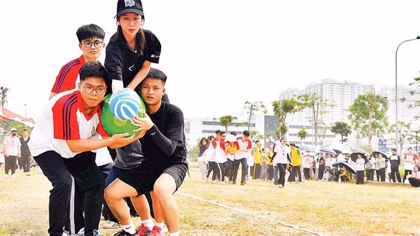 Ngày hội được tích hợp nhiều nội dung rèn luyện thể chất hấp dẫn, sôi nổi.