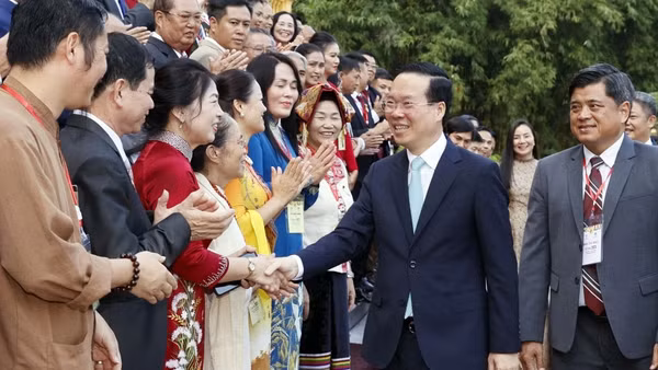 Bồi đắp nguồn nhân lực, nâng cao giá trị con người Việt Nam