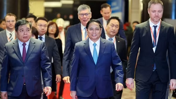 Vững tay lái, chắc tay chèo vượt sóng cả