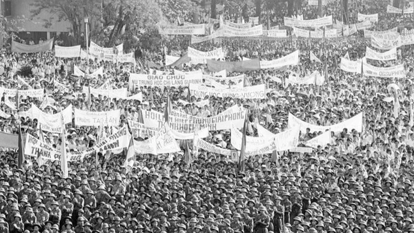 [Quiz] Ai là tác giả bài hát “Đất nước trọn niềm vui”?