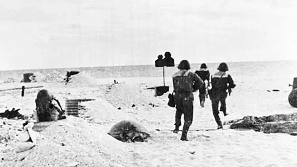 Lực lượng Đặc công hải quân Đoàn 126 tiến công giải phóng đảo Sơn Ca, quần đảo Trường Sa, ngày 25/4/1975. (Ảnh: Lê Nhật/TTXVN)