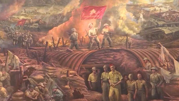 Chỉ cần đặt điện thoại gần bảng NFC, thiết bị sẽ tự động truy cập vào trang web "Yêu lắm Việt Nam", cung cấp thông tin chi tiết về địa danh, bao gồm bài viết, hình ảnh, video và mô hình 3D sinh động.