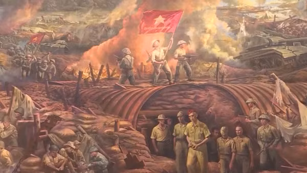 Chỉ cần đặt điện thoại gần bảng NFC, thiết bị sẽ tự động truy cập vào trang web "Yêu lắm Việt Nam", cung cấp thông tin chi tiết về địa danh, bao gồm bài viết, hình ảnh, video và mô hình 3D sinh động.