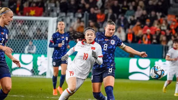 Đội tuyển nữ Việt Nam thua đậm đội tuyển nữ Hà Lan. 