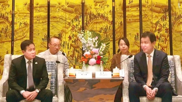 Lãnh đạo tỉnh Long An làm việc với chính quyền tỉnh Liêu Ninh (Trung Quốc). 