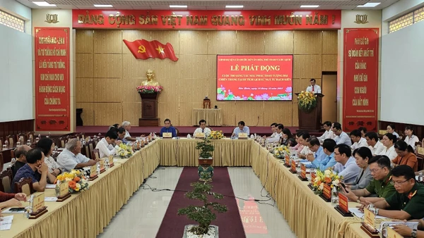 Quang cảnh buổi tọa đàm và phát động cuộc thi phác thảo mẫu Tượng đài chiến thắng tại Di tích lịch sử Ngã tư Rạch Kiến (Cần Đước, Long An).