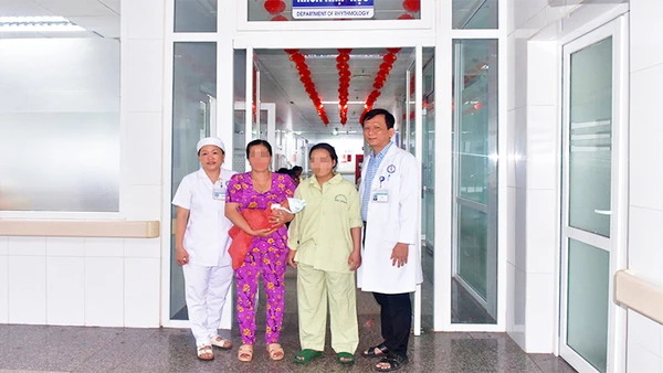 Chị L. và em bé được xuất viện trong tình trạng khỏe mạnh.