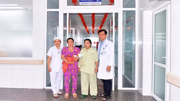Chị L. và em bé được xuất viện trong tình trạng khỏe mạnh.