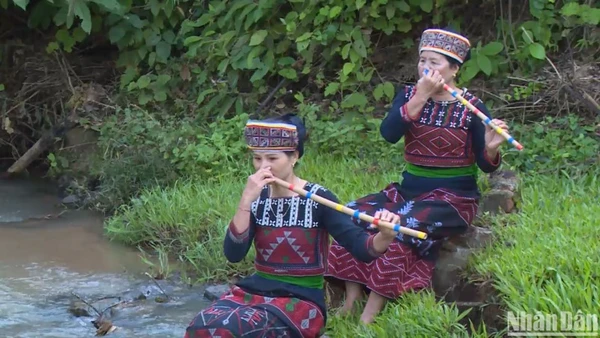 Giai điệu mộc mạc của sáo cúc kẹ lan tỏa tinh thần gìn giữ văn hóa truyền thống dân tộc.