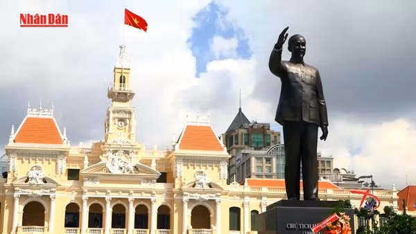 Độc lập dân tộc gắn với chủ nghĩa xã hội là lựa chọn tất yếu của Cách mạng Việt Nam.