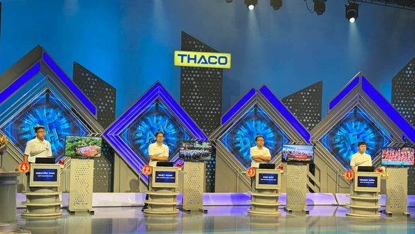 Bốn “nhà leo núi” tại Chung kết Đường lên đỉnh Olympia năm thứ 24. 