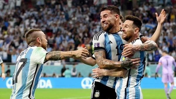 [Ảnh] Nhìn lại World Cup ngày thứ 14: Hà Lan, Argentina hẹn nhau ở tứ kết