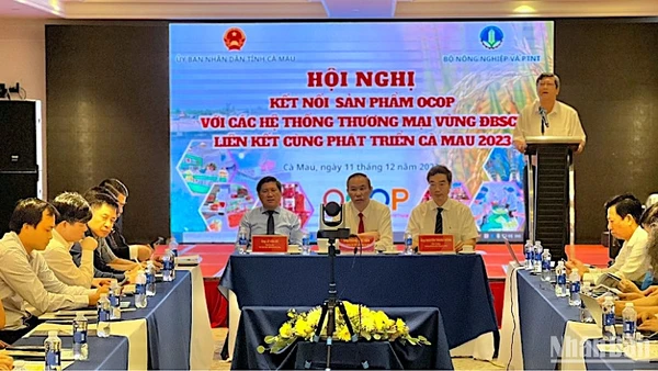 Hội nghị Kết nối sản phẩm OCOP với các hệ thống thương mại vùng đồng bằng sông Cửu Long vào sáng 11/12.