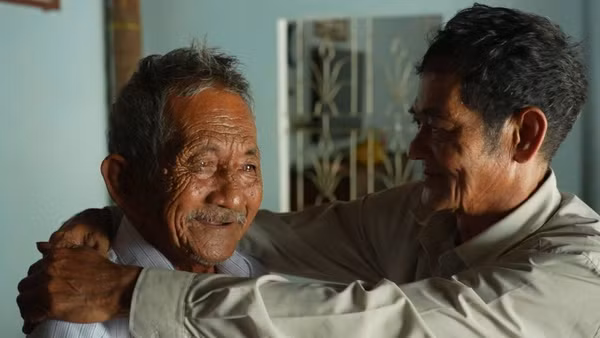 Phim tái hiện những câu chuyện đời thường nhưng đầy ám ảnh của các cựu binh và thân nhân người đã mất. (Ảnh: VTV)