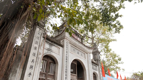 Lắp đặt bảng check-in NFC tại Văn Miếu Bắc Ninh