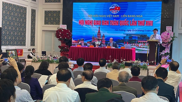 Hội Hữu nghị Việt Nam-Liên bang Nga tổ chức giao ban lần thứ 17 với sự tham gia của hàng trăm đại biểu đến từ 31 tỉnh, thành phố.