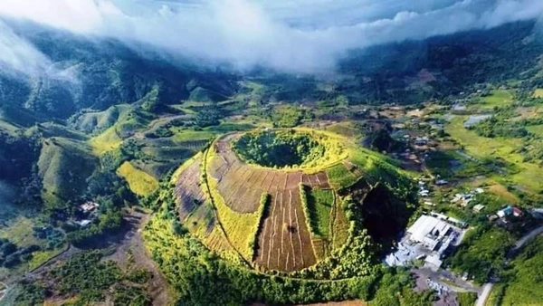 Toàn hệ thống Công viên địa chất toàn cầu UNESCO Đắk Nông có hàng trăm hang động núi lửa, nhưng cho đến nay mới có khoảng 50 hang động núi lửa đã được điều tra, khảo sát, đo vẽ. Trong đó, có hang dài hơn 1km, tổng chiều dài các hang động cho đến nay được đo vẽ là hơn 10.000m.