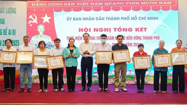 Phấn đấu giảm 0,38 tỷ lệ hộ nghèo