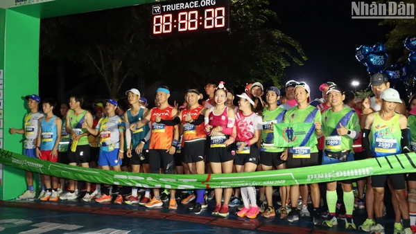 Các vận động viên chuẩn bị xuất phát.