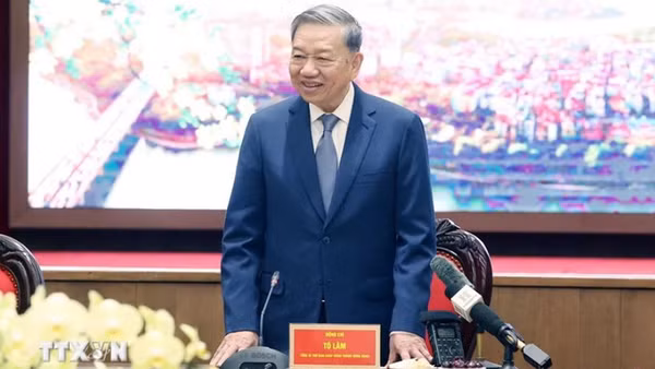 Tổng Bí thư Tô Lâm chúc Tết Đảng bộ, chính quyền và nhân dân Thủ đô. (Ảnh: TTXVN)