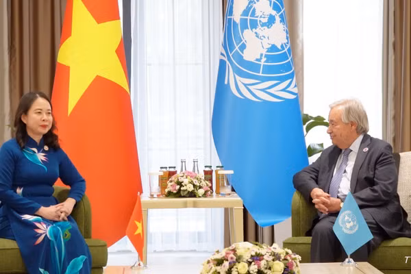 Phó Chủ tịch nước Võ Thị Ánh Xuân gặp Tổng Thư ký Liên hợp quốc António Guterres. (Ảnh: TTXVN)