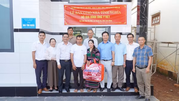 Chương trình hỗ trợ nhà ở đã giúp cho hàng trăm hộ đồng bào dân tộc thiểu số, hộ nghèo an cư lạc nghiệp, vươn lên thoát nghèo bền vững.