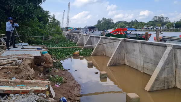 Kè kênh Cái Sắn hoàn thành góp phần phòng chống sạt lở, tạo sinh kế cho người dân.