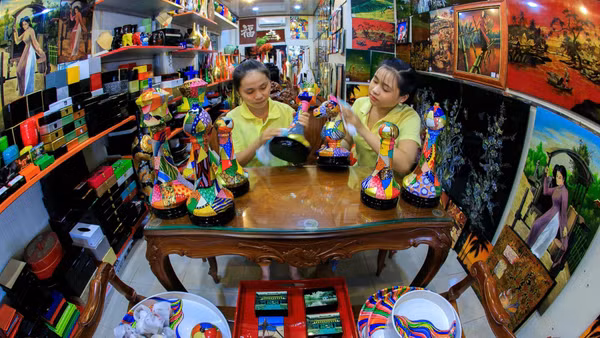 Sản phẩm đa dạng của Làng nghề sơn mài Tương Bình Hiệp.