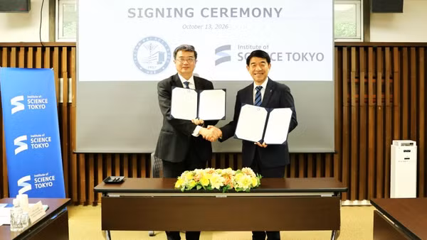 Tại Học viện Khoa học Tokyo, hai bên ký Biên bản ghi nhớ hợp tác chu kỳ thứ ba. (Ảnh: Trường đại học Y-Dược Huế)