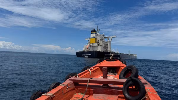 Tàu Merchant Mariner bị sự cố cách khu neo Dung Quất khoảng 15 hải lý. (Ảnh: ĐN)