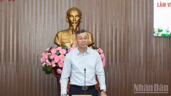 Bộ trưởng Tài chính Ngô Văn Tuấn phát biểu kết luận buổi làm việc. (Ảnh: HIỂN CỪ)