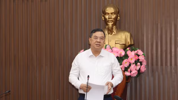 Ủy viên Bộ Chính trị, Thủ tướng Thường trực Chính phủ Phạm Gia Túc phát biểu kết luận buổi làm việc với Ban Thường vụ Tỉnh ủy Quảng Ngãi.