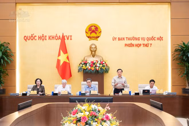 Phiên họp thứ 7 Ủy ban Thường vụ Quốc hội cho ý kiến về Báo cáo của Chính phủ về tình hình triển khai thực hiện Nghị quyết số 206/2025/QH15 về cơ chế đặc biệt xử lý khó khăn, vướng mắc do quy định của pháp luật.