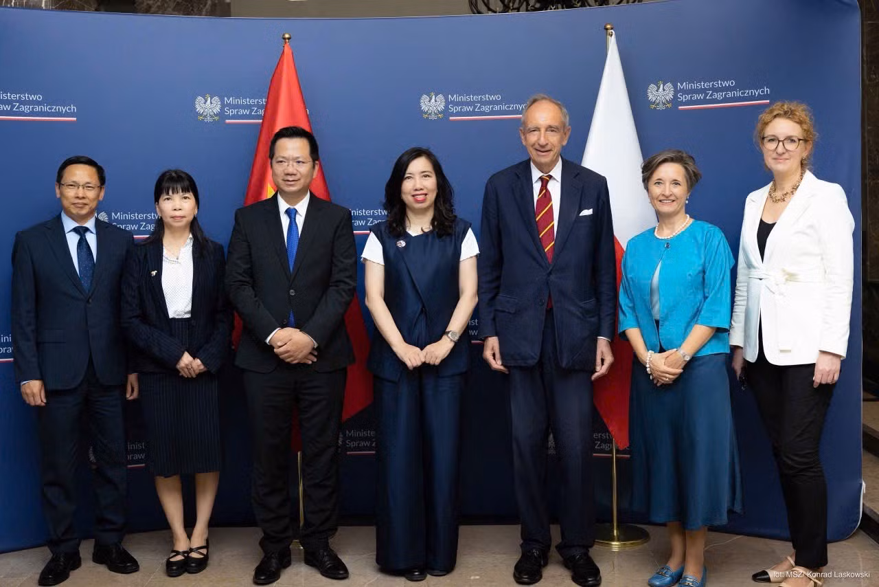tham-van-chinh-tri-vn-ba-lan.jpg