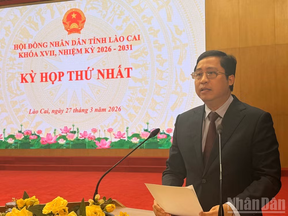 Đồng chí Dương Quốc Huy, Ủy viên Trung ương Đảng, Bí thư Tỉnh ủy phát biểu tại kỳ họp. (Ảnh: THANH SƠN)