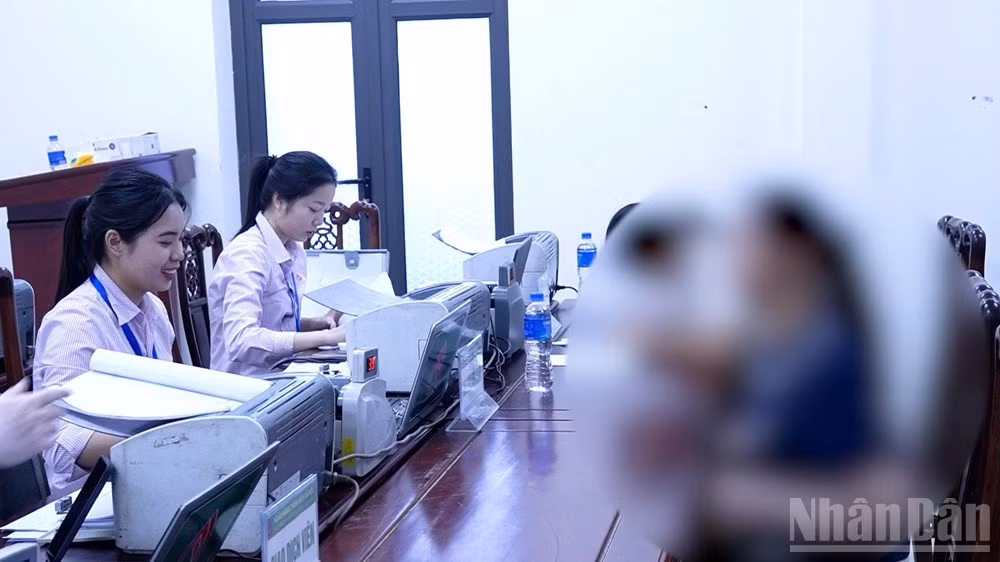 Giải ngân tín dụng đối với người nghiện ma túy tại phòng giao dịch Văn Yên.