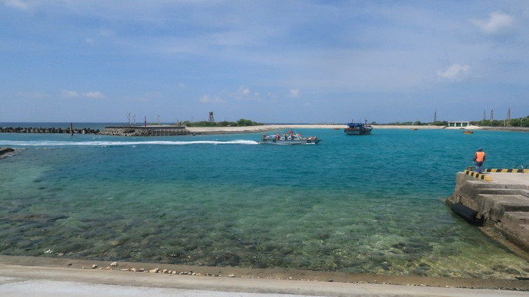 Một góc âu tàu trên đảo Sinh Tồn. (Ảnh: PHONG NGUYÊN) anh-6.jpg
