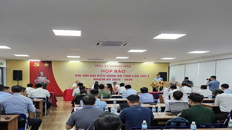 Quang cảnh buổi họp báo đại hội. (Ảnh: VŨ TÂN) san-sang-dai-hoi-3.jpg