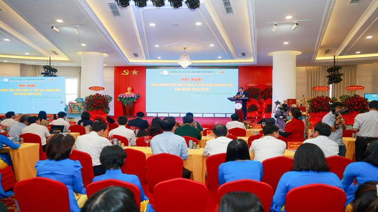 Quang cảnh Hội nghị. (Ảnh: PHAN TRUNG) dien-hinh-yen-sao-1.jpg