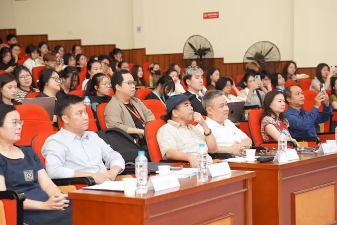 Cuộc thi có sự tham gia của giới chuyên môn và đông đảo sinh viên ngành báo chí.