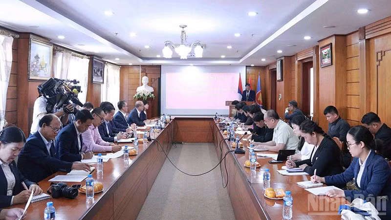 Quang cảnh buổi họp báo. (Ảnh: DUY TOÀN)