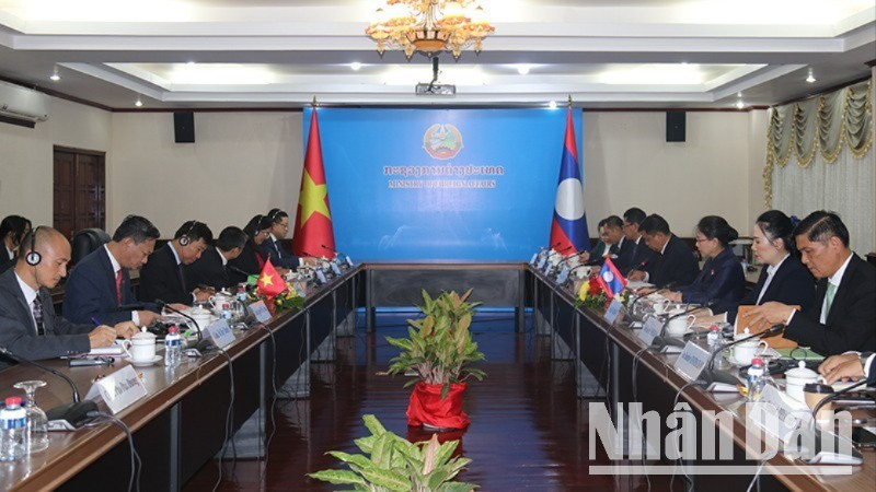 Quang cảnh cuộc họp tham khảo chính trị lần thứ 10 giữa hai Bộ Ngoại giao hai nước Việt Nam-Lào. (Ảnh: HẢI TIẾN)