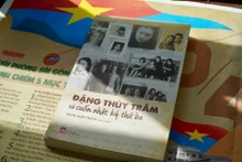 Cuốn sách Đặng Thùy Trâm và cuốn Nhật ký thứ ba được xuất bản.