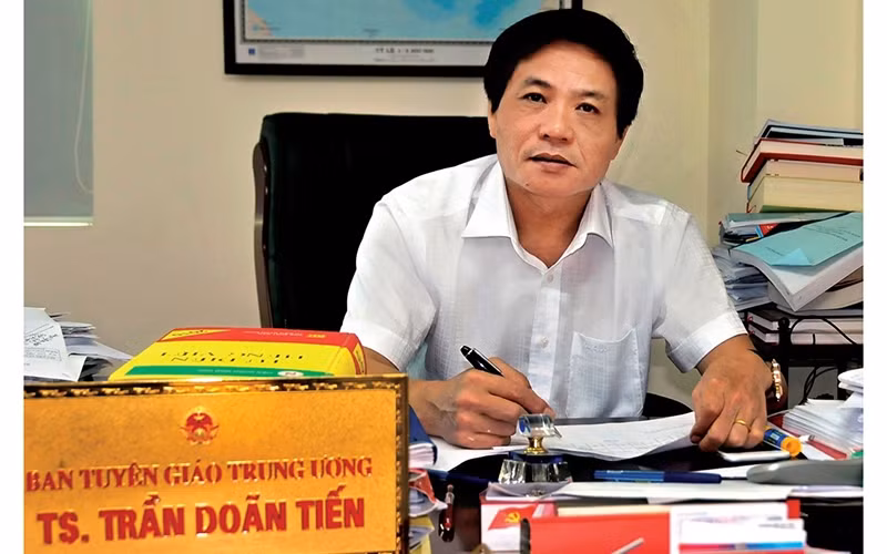 Tiến sĩ Trần Doãn Tiến, Phó Trưởng Ban chỉ đạo mạng xã hội VCNet.