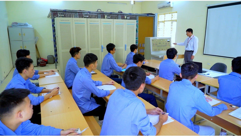 Một tiết học tại trường Cao đẳng Đường sắt mot-tiet-hoc-tai-truong-cao-dang-duong-sat.jpg
